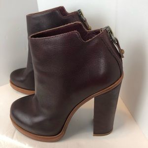 Dolce Vita all leather brown booties zip back Sz 8